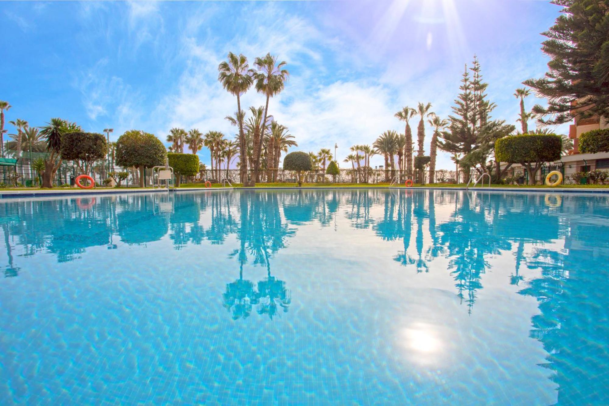 1004 - Beachfront Apartment On El Paseo, 4 Pers - Air Conditionning - Wi-Fi - Smart Tv Almuñécar المظهر الخارجي الصورة