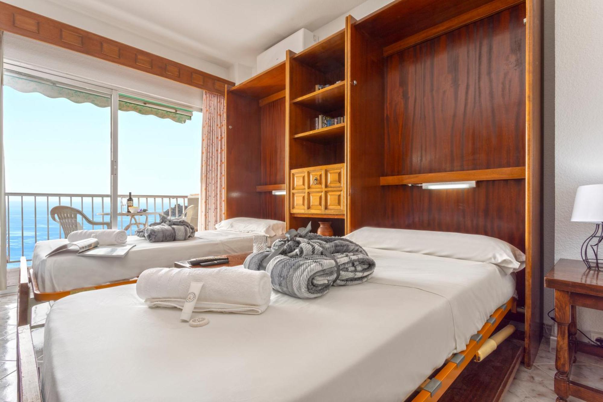 1004 - Beachfront Apartment On El Paseo, 4 Pers - Air Conditionning - Wi-Fi - Smart Tv Almuñécar المظهر الخارجي الصورة
