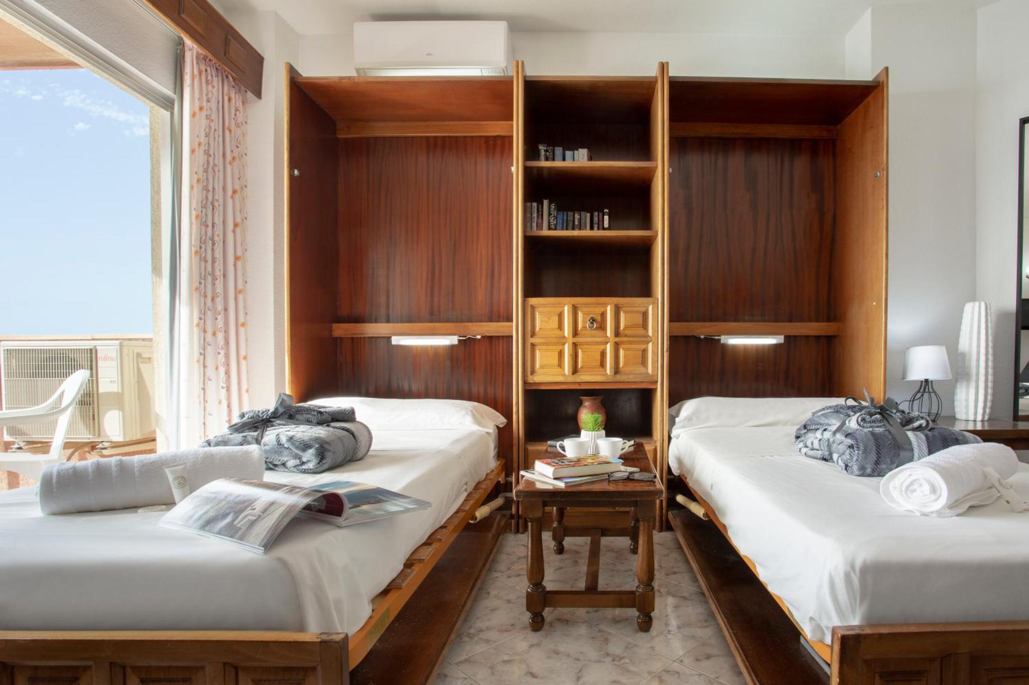 1004 - Beachfront Apartment On El Paseo, 4 Pers - Air Conditionning - Wi-Fi - Smart Tv Almuñécar المظهر الخارجي الصورة