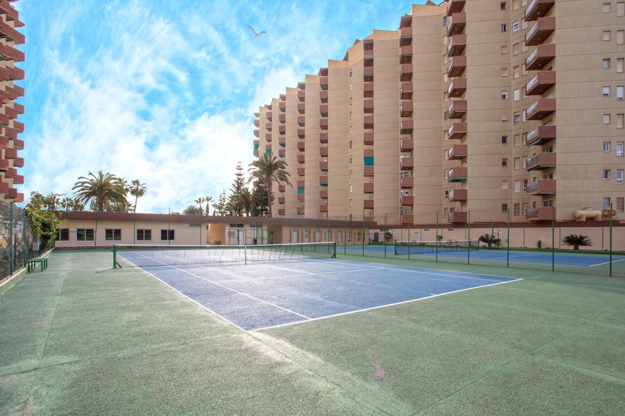 1004 - Beachfront Apartment On El Paseo, 4 Pers - Air Conditionning - Wi-Fi - Smart Tv Almuñécar المظهر الخارجي الصورة