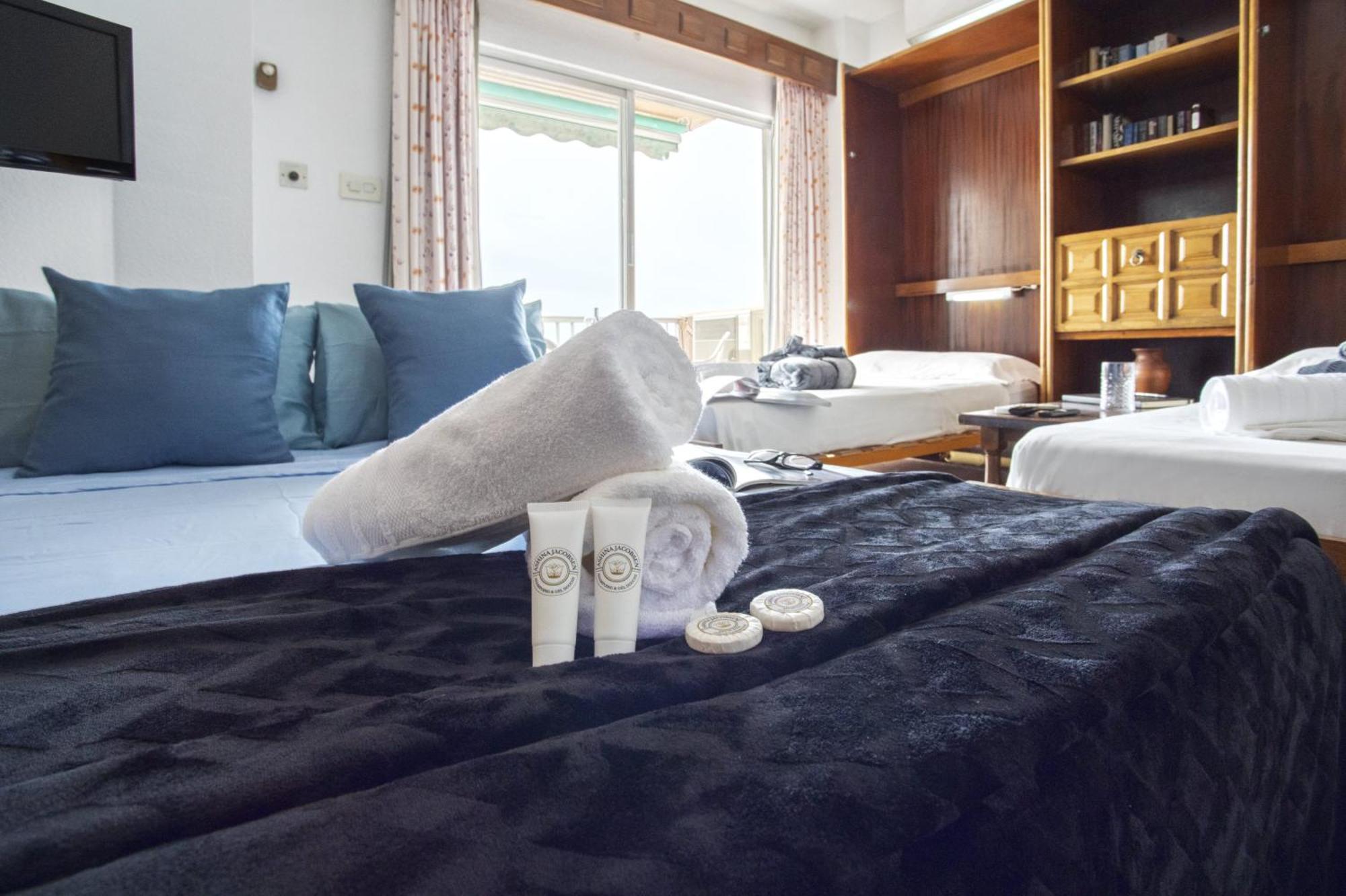 1004 - Beachfront Apartment On El Paseo, 4 Pers - Air Conditionning - Wi-Fi - Smart Tv Almuñécar المظهر الخارجي الصورة