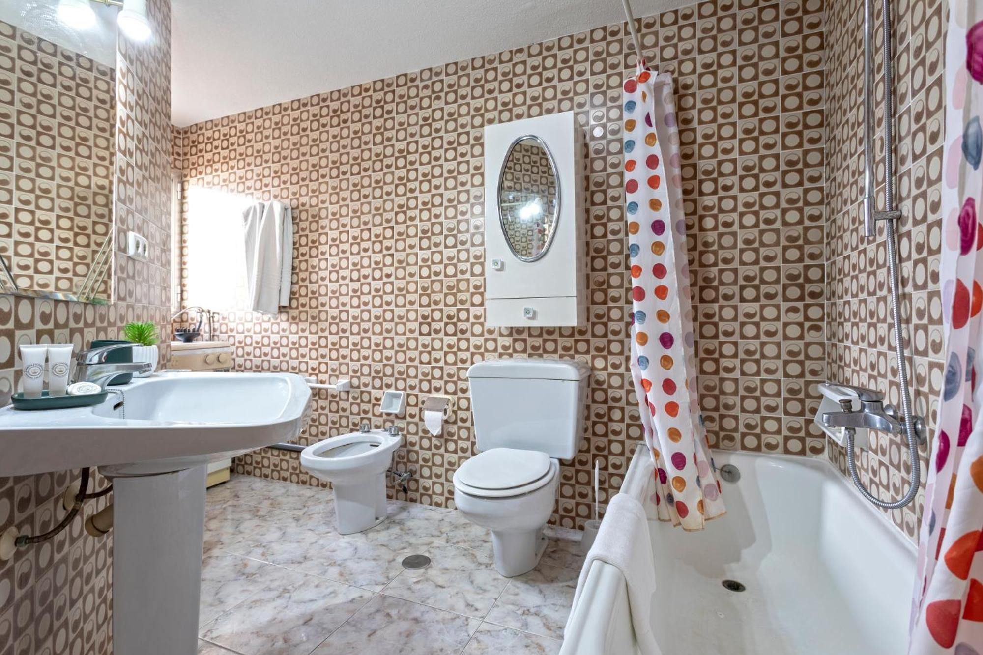 1004 - Beachfront Apartment On El Paseo, 4 Pers - Air Conditionning - Wi-Fi - Smart Tv Almuñécar المظهر الخارجي الصورة